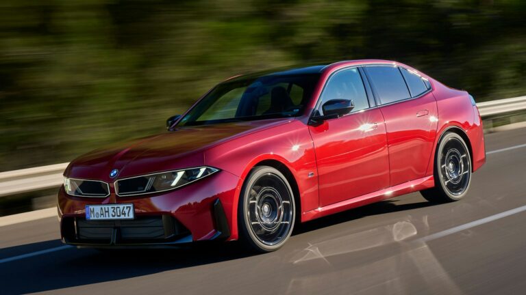 2026 BMW 3 Series - Feature View