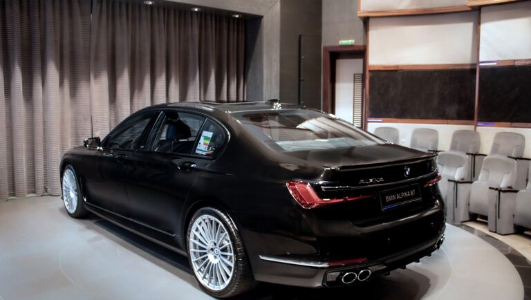 ALPINA V8 engine - Feature View