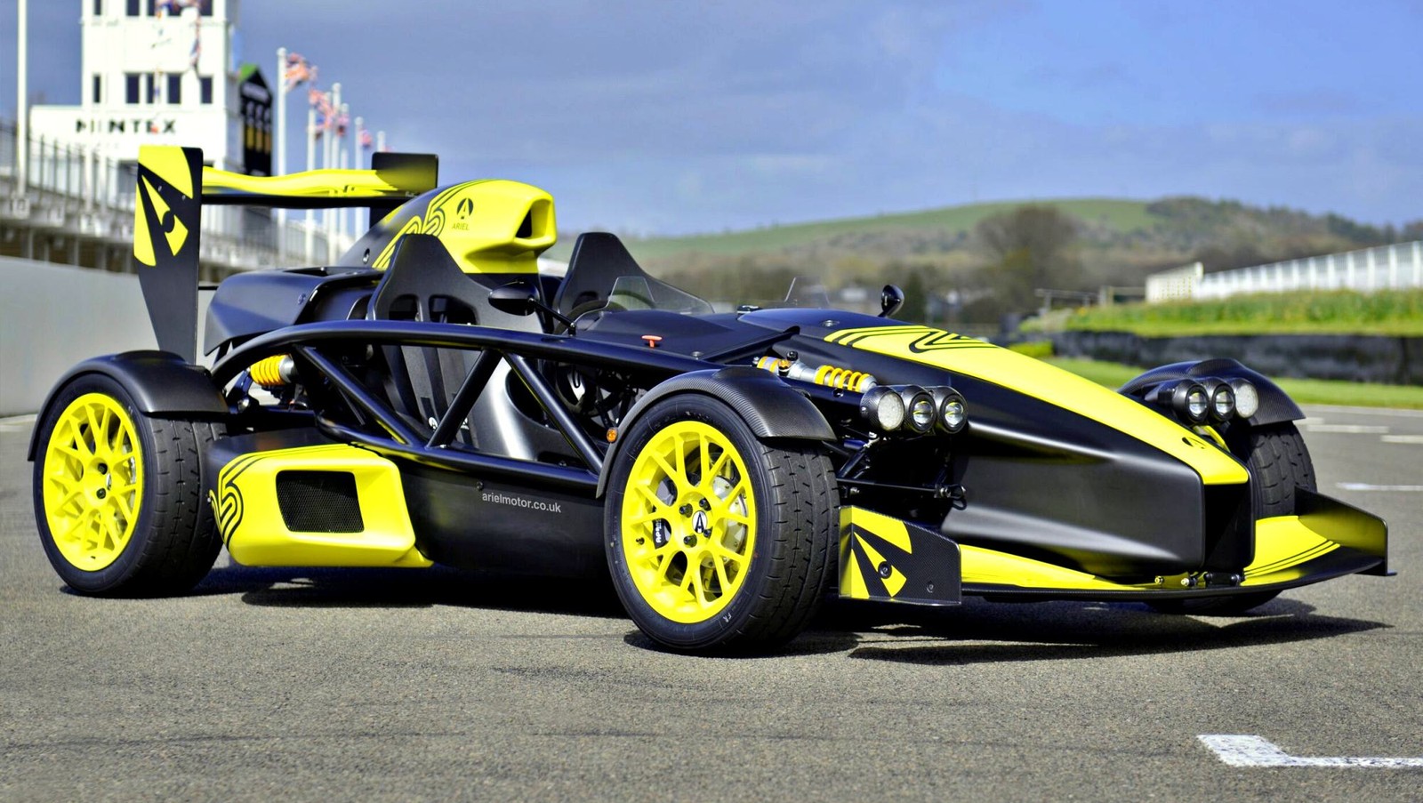 Ariel US expansion brings UK-built Atom 4, Atom 4R and Nomad 2 to American buyers official exterior hero view