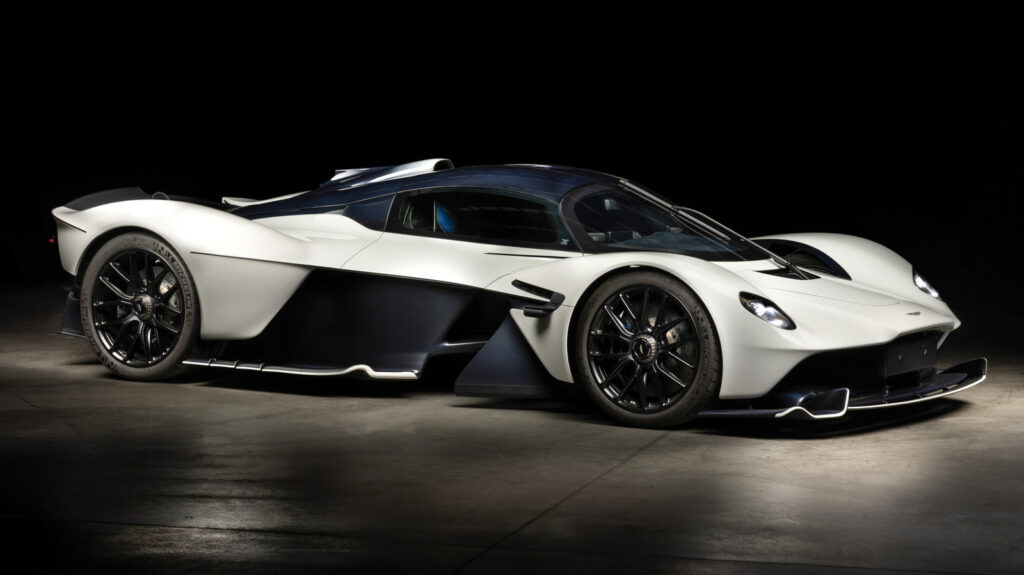 Aston Martin Valkyrie - Feature View