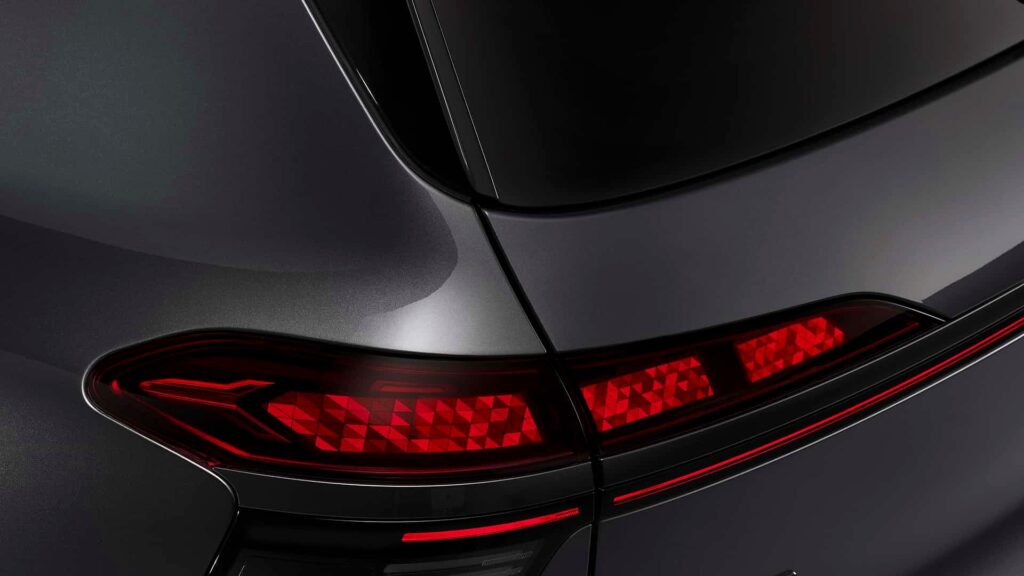Audi Q9 OLED - Feature View