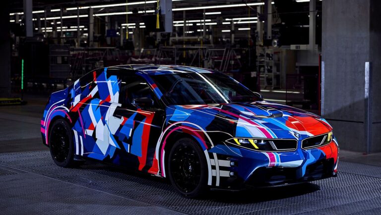 BMW M3 EV - Feature View