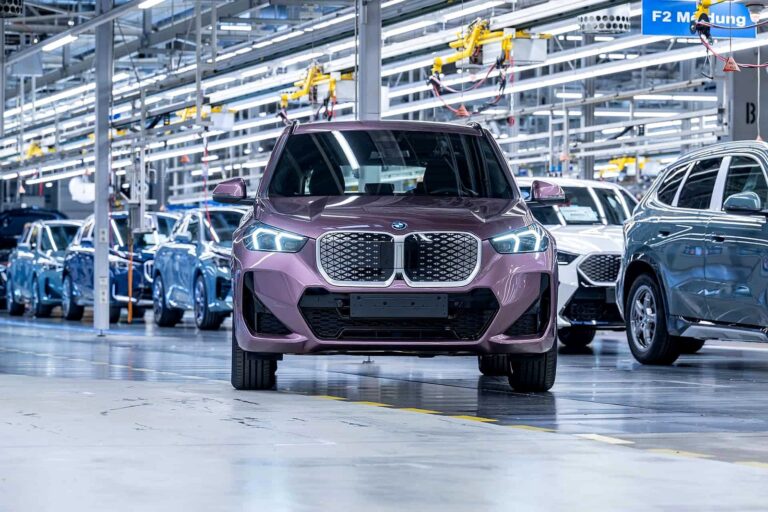 BMW Regensburg Plant - Feature View