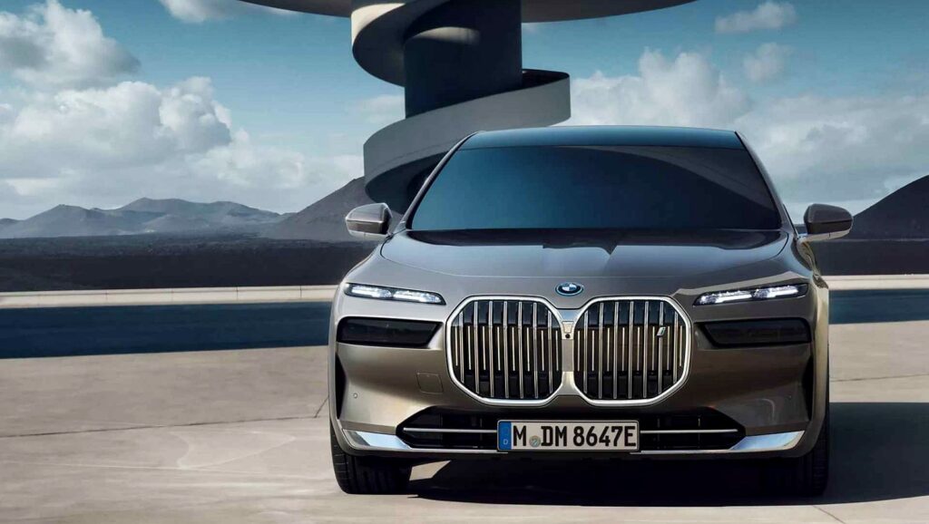 BMW i7 - Feature View