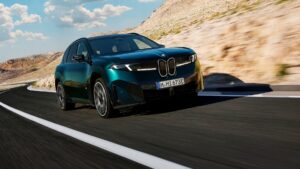 BMW iX3 M60 - Feature View