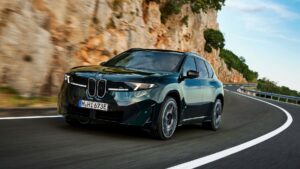 BMW iX3 M60 - Feature View