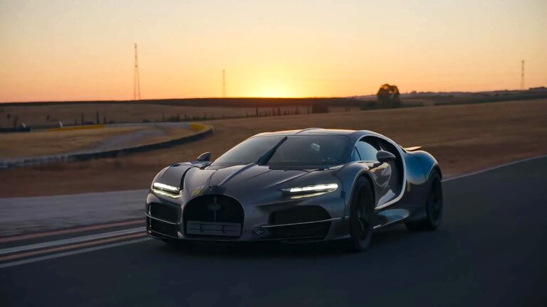 Bugatti V16 Engine - Feature View