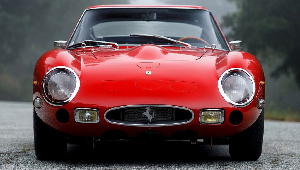 Ferrari 250 GTO - Feature View