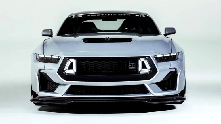 Ford Mustang 870HP - Feature View