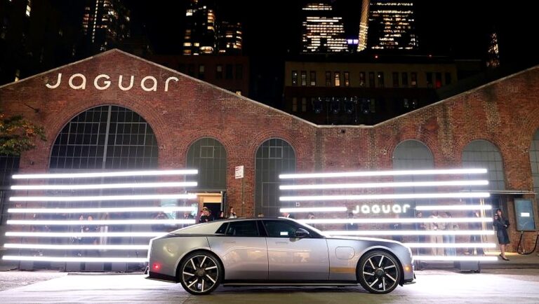 Jaguar Electric Vehicle - Feature View