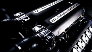 Lamborghini V10 Engine - Feature View