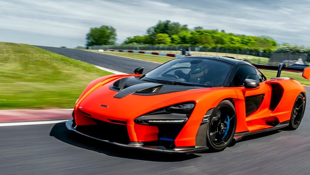 McLaren Senna Auction - Feature View