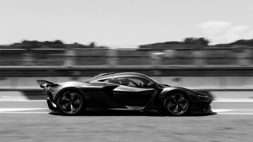 McLaren W1 - Feature View