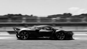 McLaren W1 - Feature View