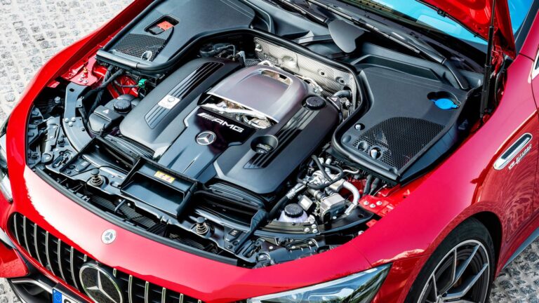 Mercedes-AMG GT 63 Pro - Feature View