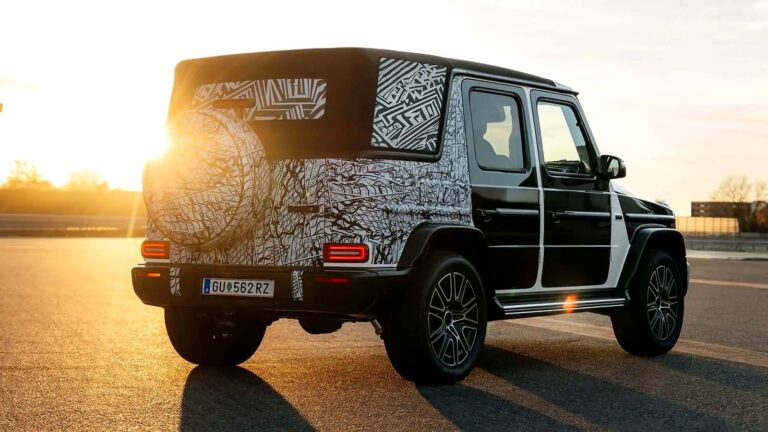Mercedes Baby G - Feature View