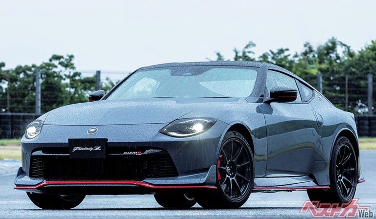 Nissan Fairlady Z NISMO - Feature View