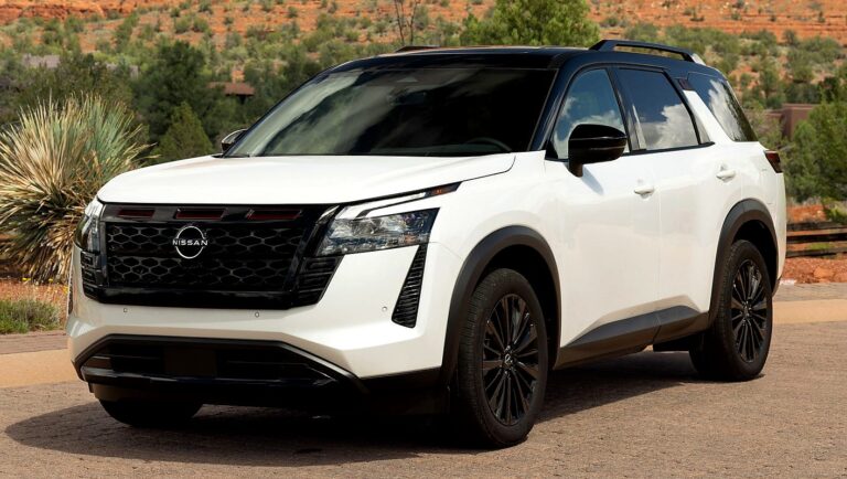 Nissan Pathfinder 40th Anniversary - Feature View