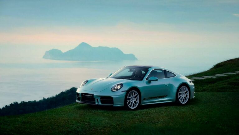 Porsche 911 Specials - Feature View