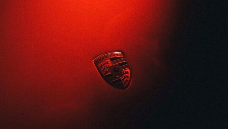 Porsche Mission S - Feature View
