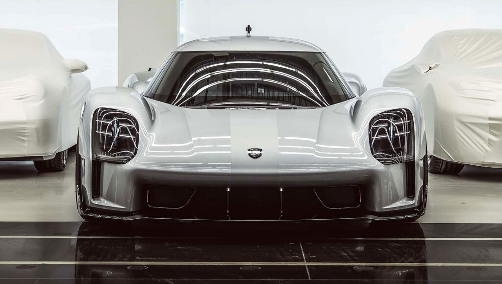 Porsche Supercar Flat-Eight - Feature View