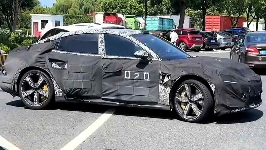 Xiaomi SU7 sedan - Feature View