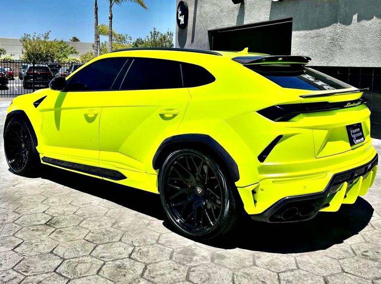 Matt-Volt-Wrapped-Lamborghini-Urus-1016-Wide-Body-Kit-on-Rare-Wheels