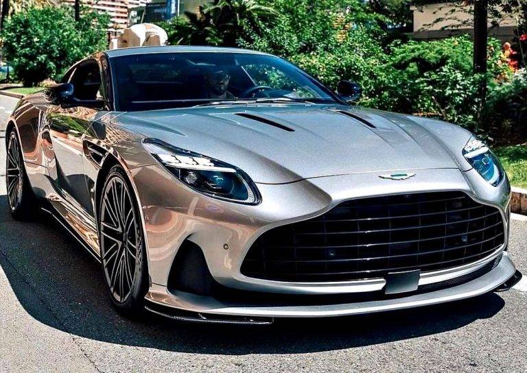 Aston-Martin-DB12