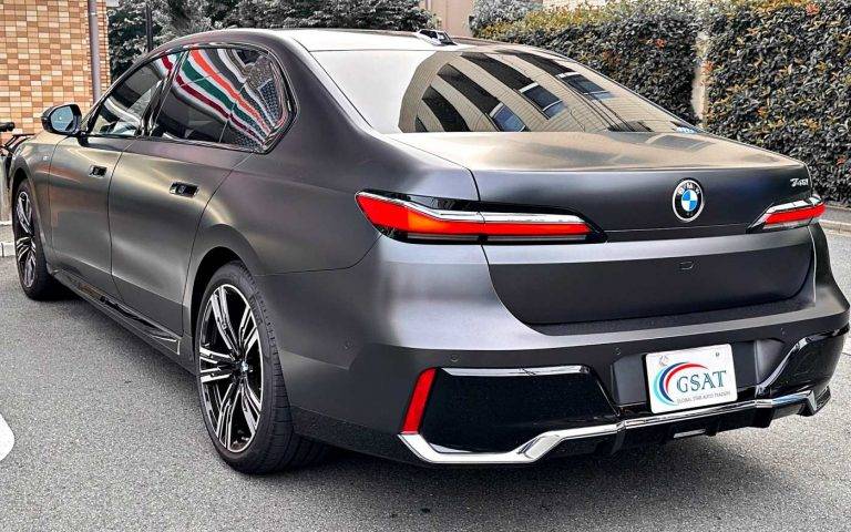 2023 BMW 740i Sedan is a luxurious and powerful vehicle that offers a range of impressive features. Powered by a 3.0-liter Inline