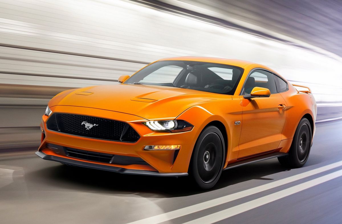 Ford-Mustang_GT-2018-1600-03
