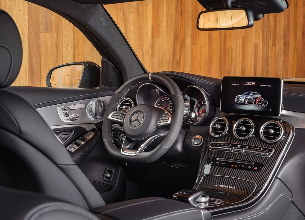 Mercedes-Benz-GLC63_S_AMG_Coupe-2018-1600-1a