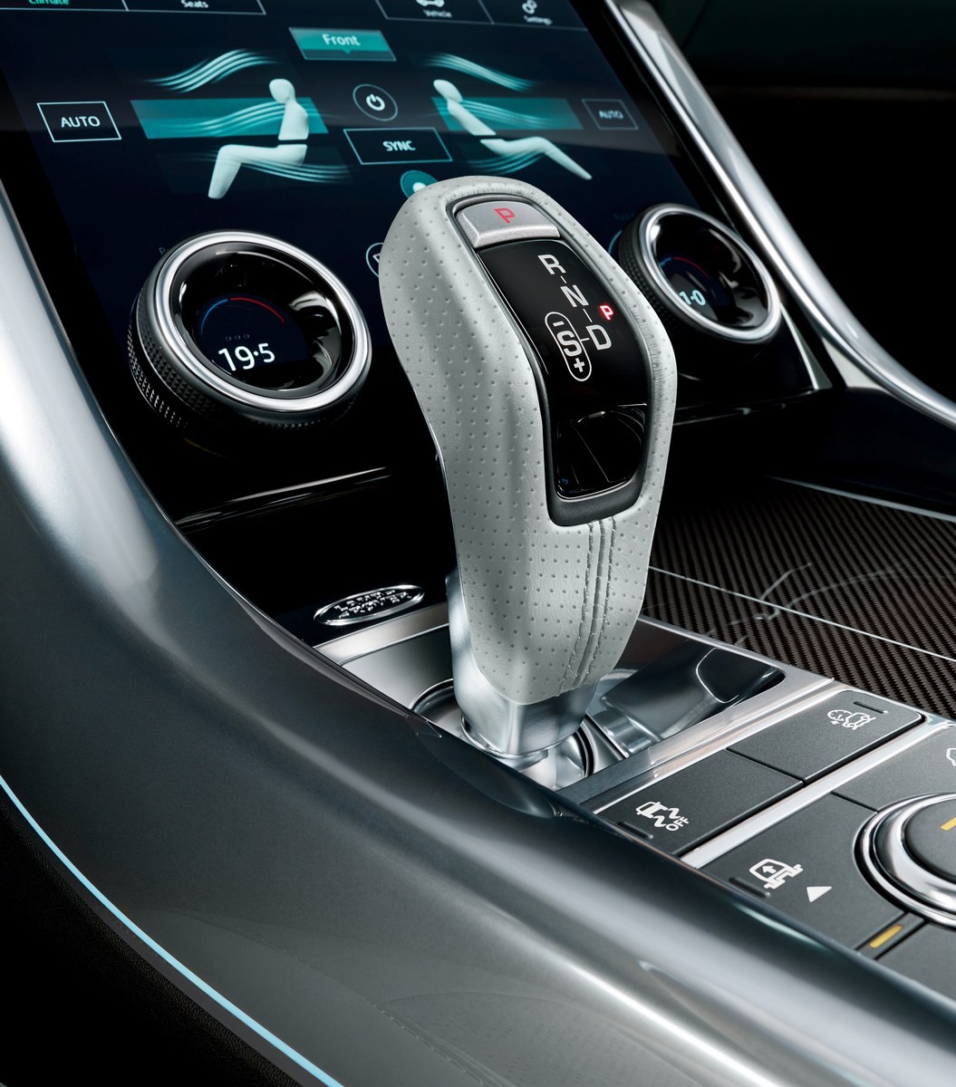 Range-Rover-Sport-SVR-2