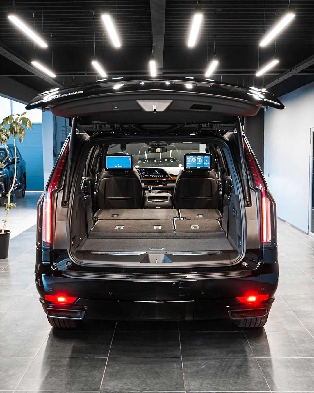 deluxe_auto_223026748_142717441326915_8708083838768997869_n