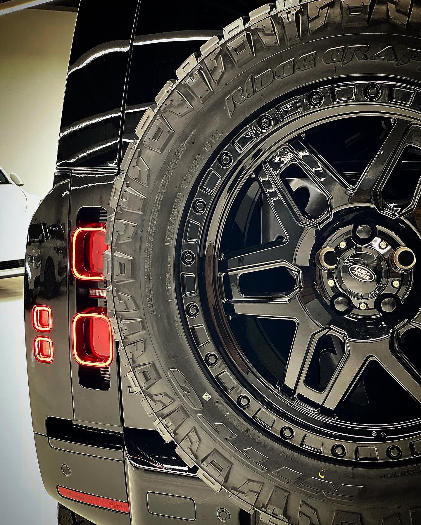 landrovernewportbeach_275361151_263371569308931_9085848430320323961_n