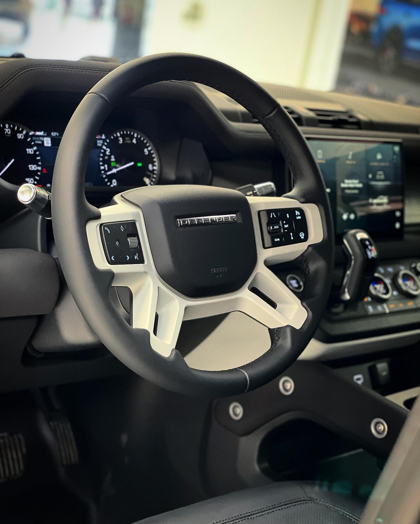 landrovernewportbeach_275404624_338469798212834_2876051326530511146_n