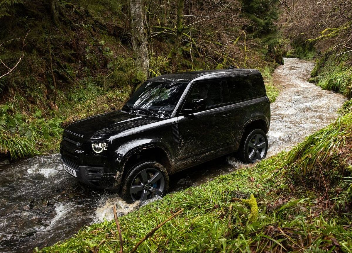 Land_Rover-Defender_V8_90-2022-1280-13