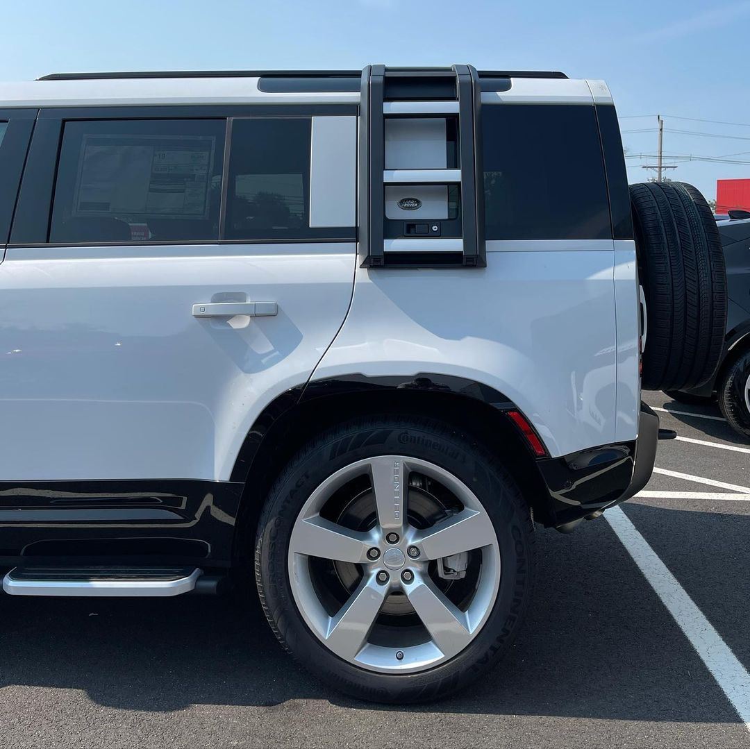 landroverparsippany_212563375_410217330212719_500314004969778241_n