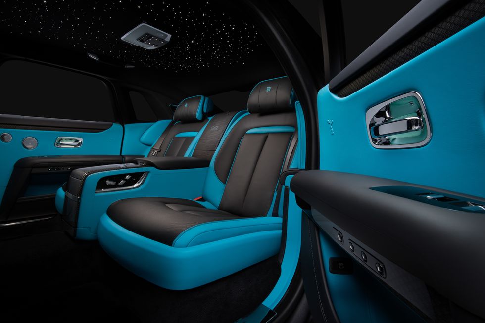 2022-rolls-royce-ghost-black-badge-118-1635439035