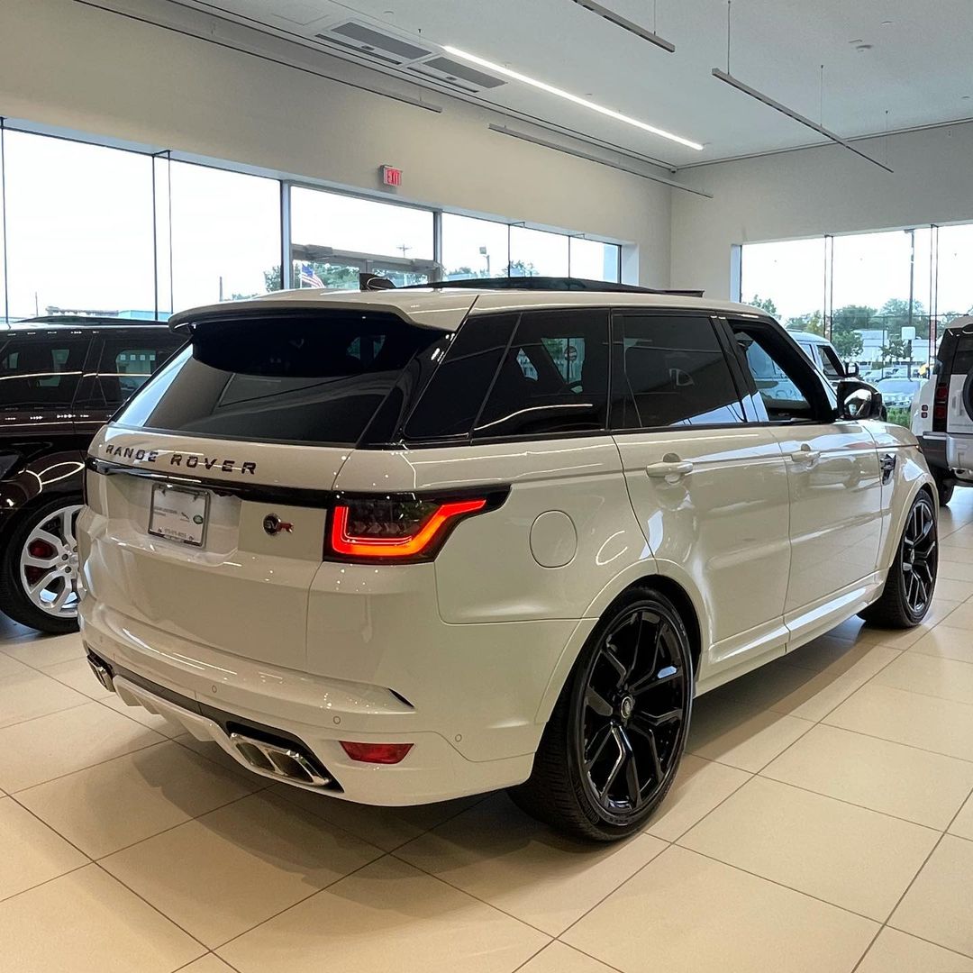 landroverparsippany_242693263_873796586833864_6127548664093757955_n