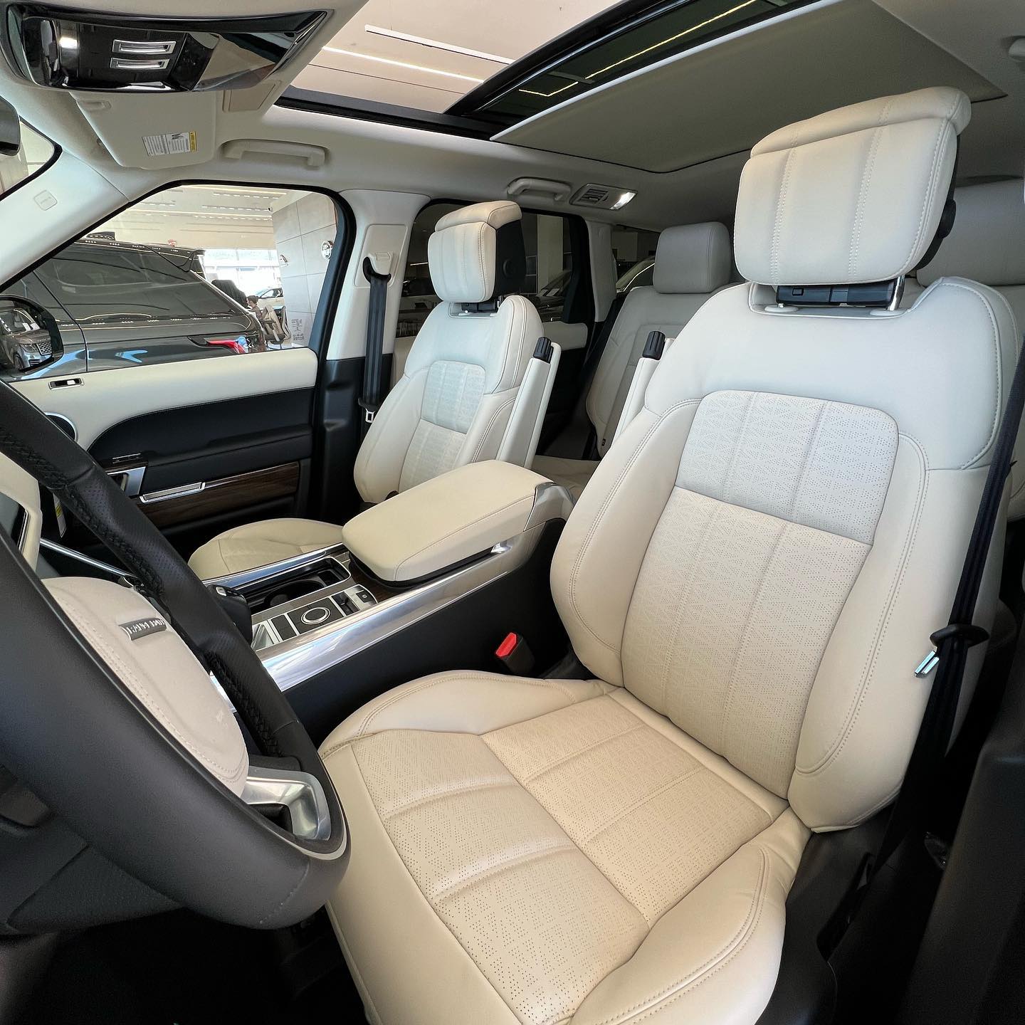 landroverparsippany_275553420_895826087832785_2407103932096518172_n