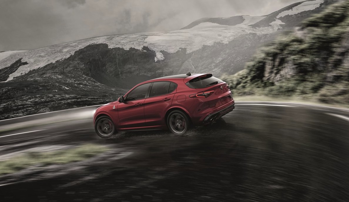 Alfa_Romeo-Stelvio_Quadrifoglio-2018-1280-07