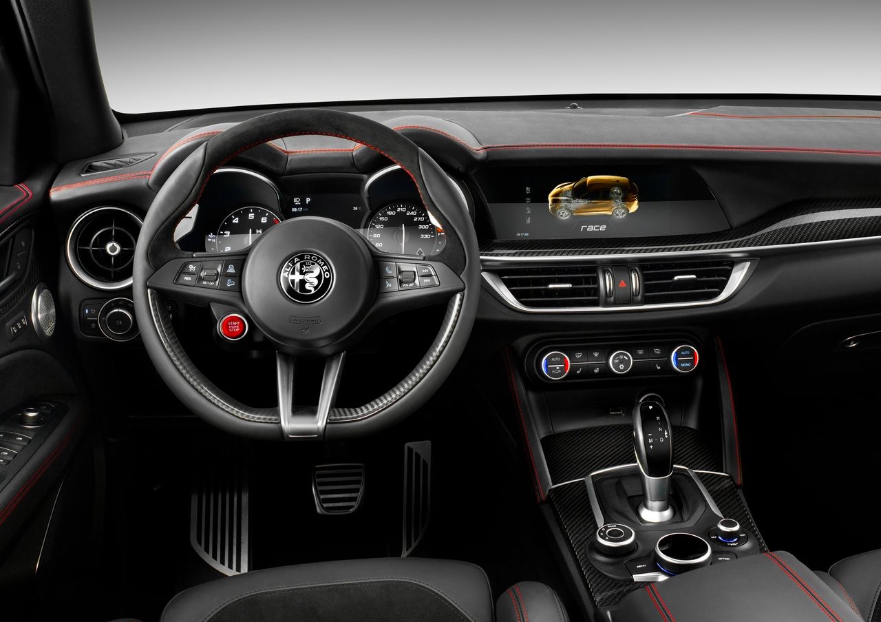 Alfa_Romeo-Stelvio_Quadrifoglio-2018-1280-0b