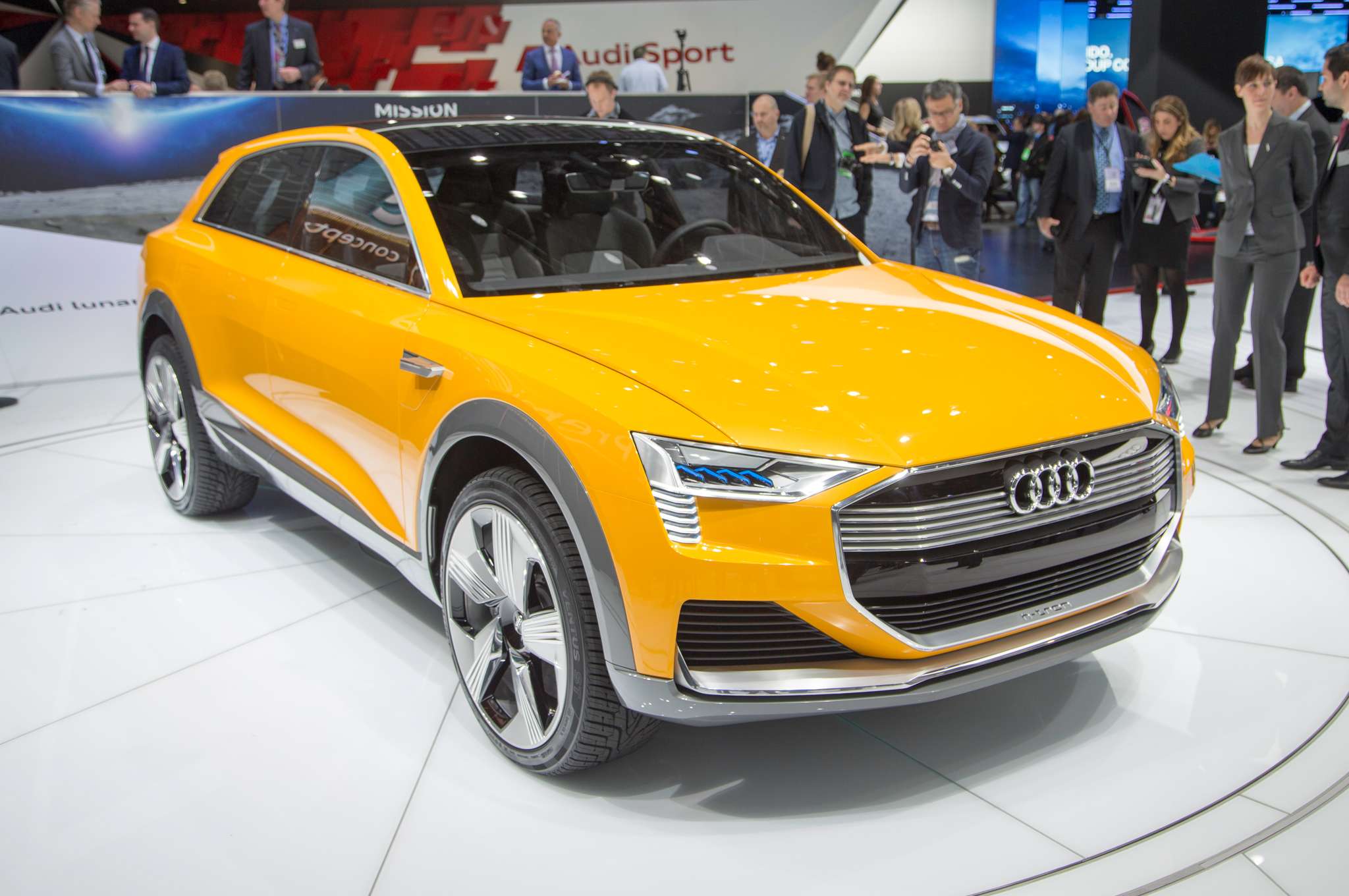 Audi-H-Tron-Quattro-Concept-front-three-quarters