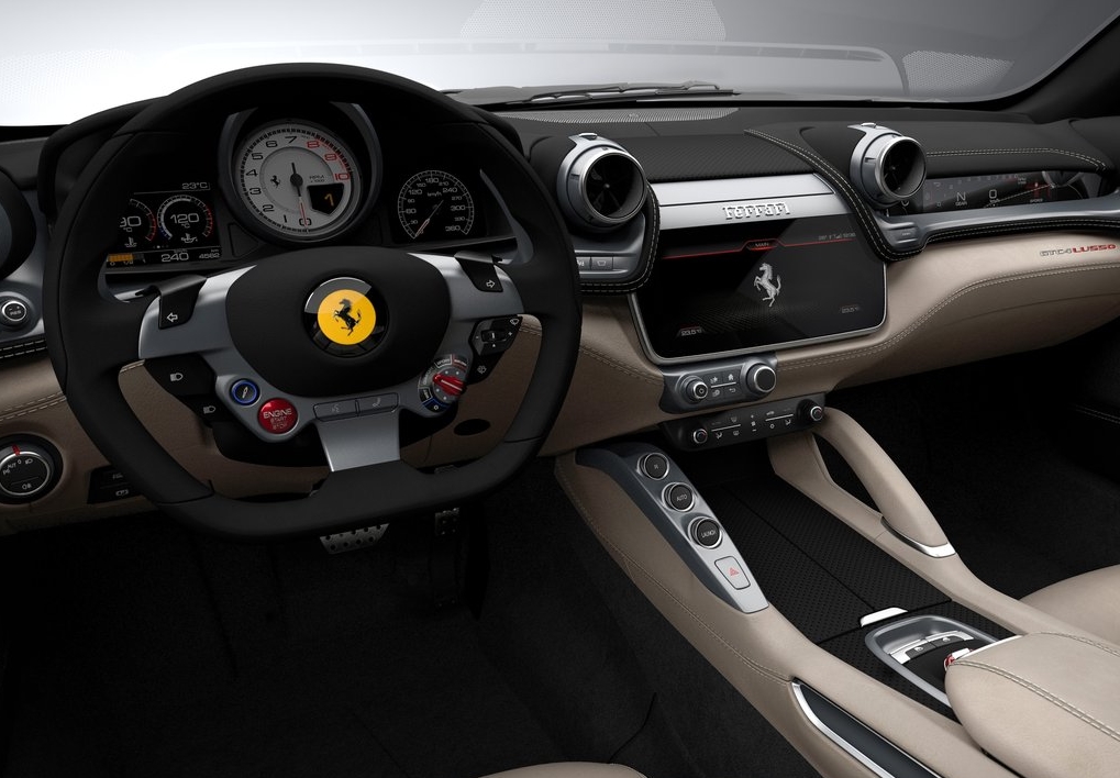 Ferrari-GTC4_Lusso_2017_1024x768_wallpaper_07.jpg