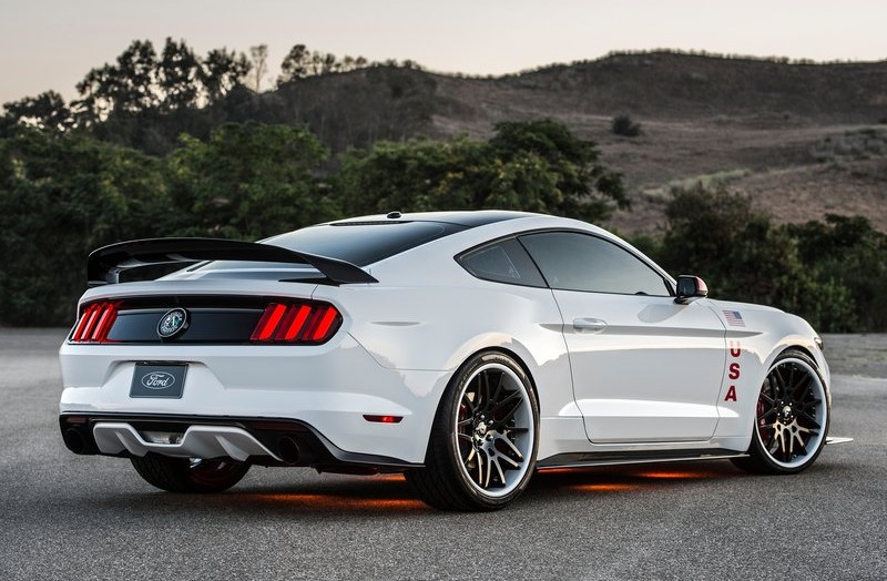 Ford-Mustang_GT_Apollo_Edition_2015_800x600_wallpaper_04.jpg