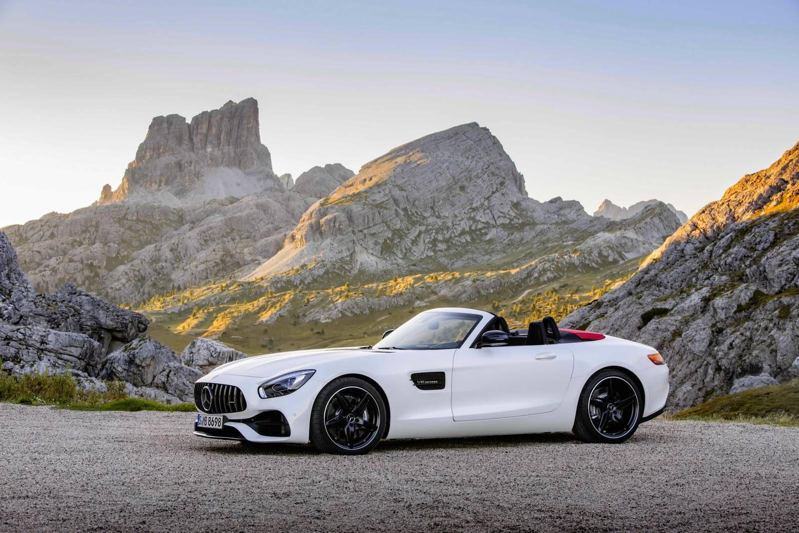 2017-MercedesAMGGT-Roadster-20