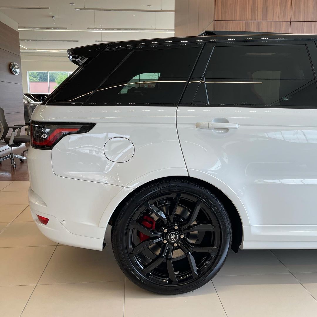 landroverparsippany_212656240_334006194877787_1138267788766413573_n