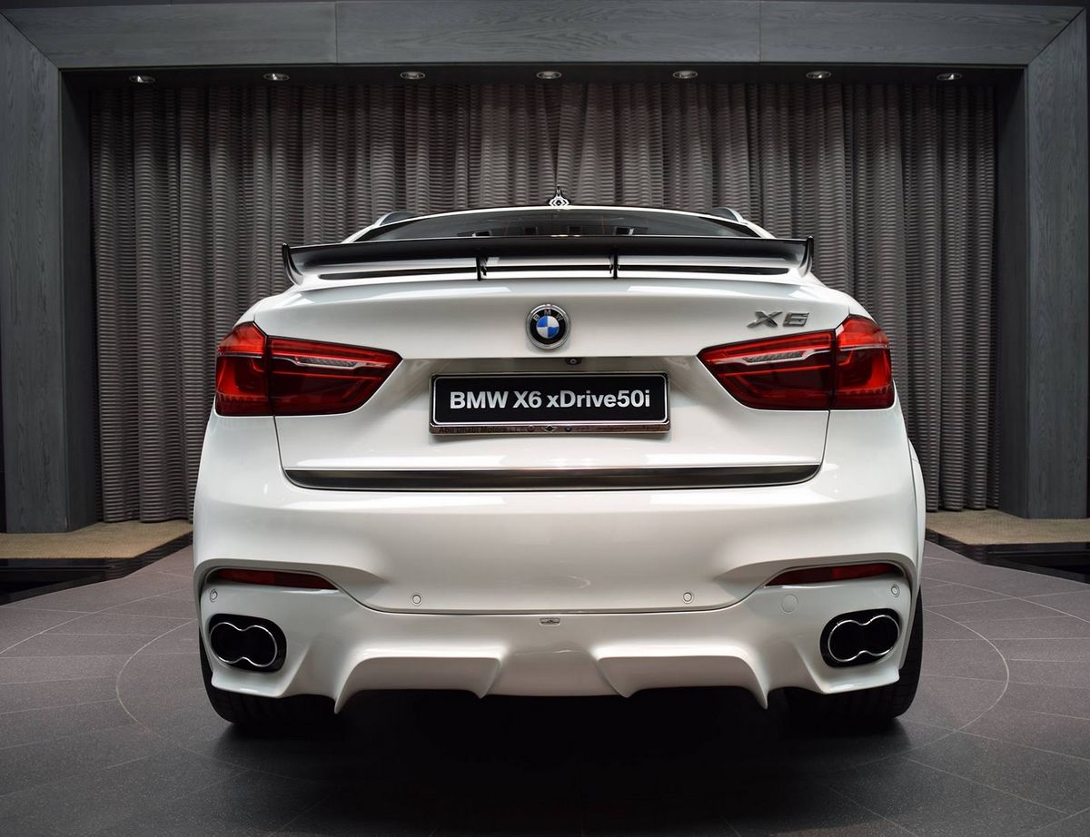 acschnitzer-x6-abu-dhabi-showroom-6