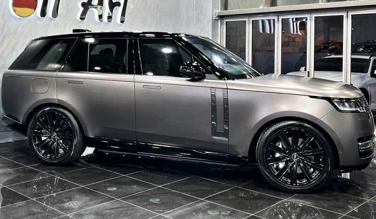 2022-Range-Rover-Autobiography-Wrapped-in-Matt-Grey