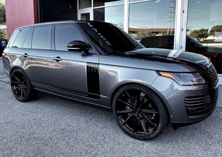 Custom-Range-Rover-Vogue-Sitting-on-Vossen-Wheels-CLEAN